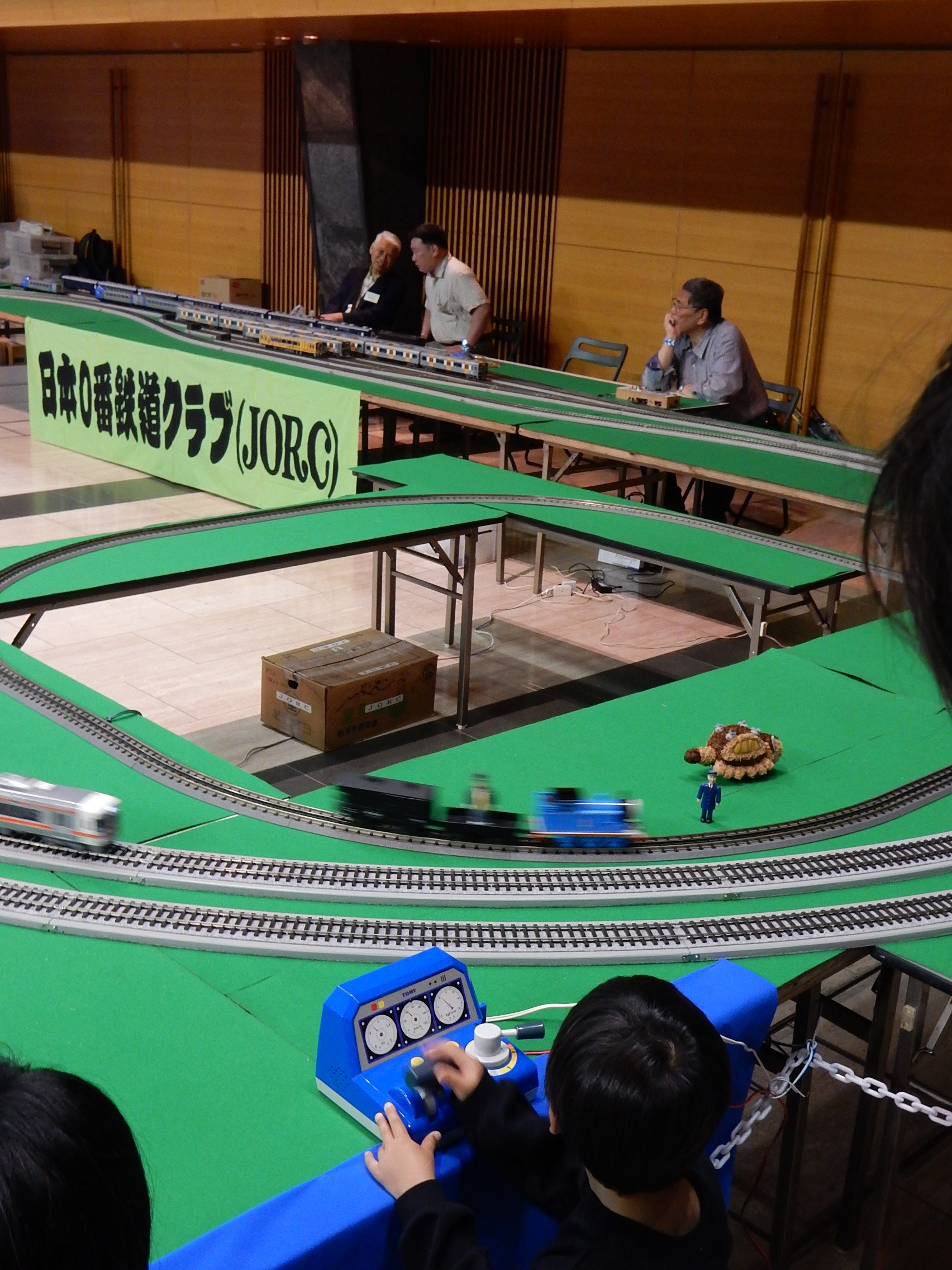 運転体験コーナーを設けました